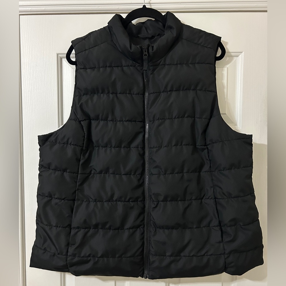 Dip Brand Black Puffer Vest, Women’s Size 2X.